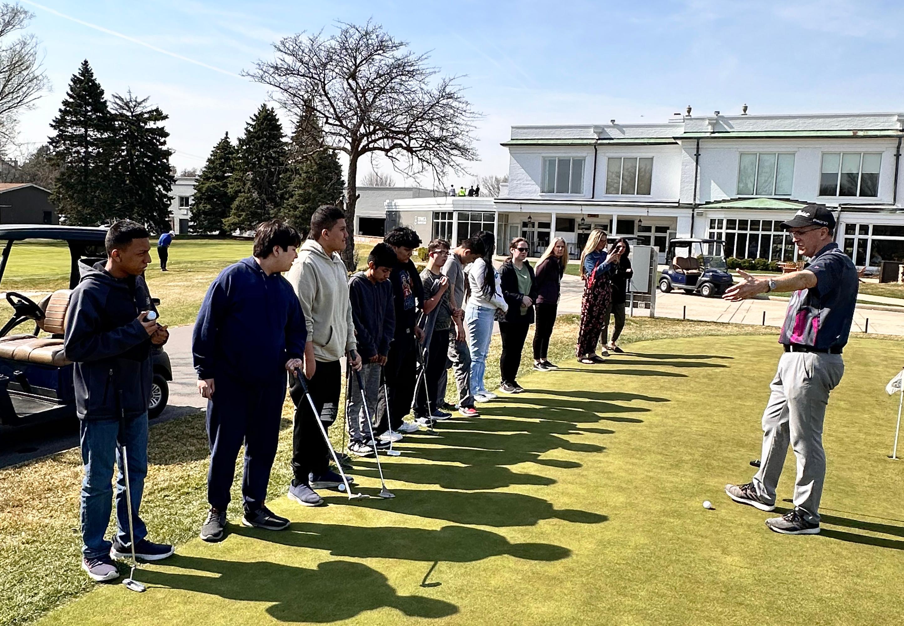 Addison Trail students visit Itasca Country Club for vocational experience 
