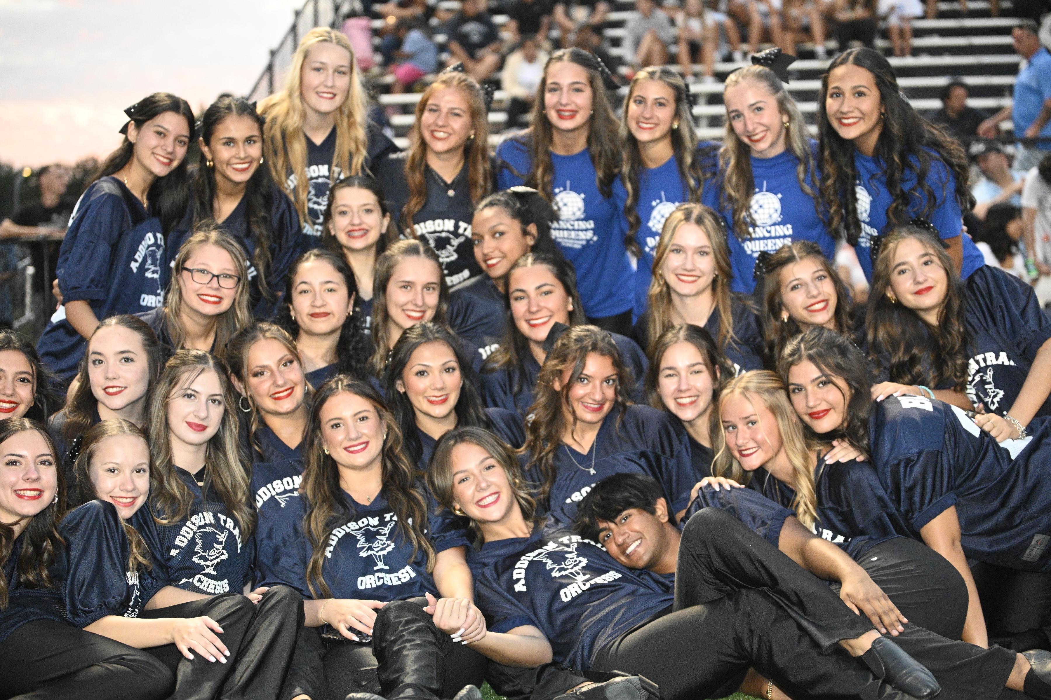 Addison Trail hosts annual Blue & White Community Night to celebrate start of 2025-26 school year