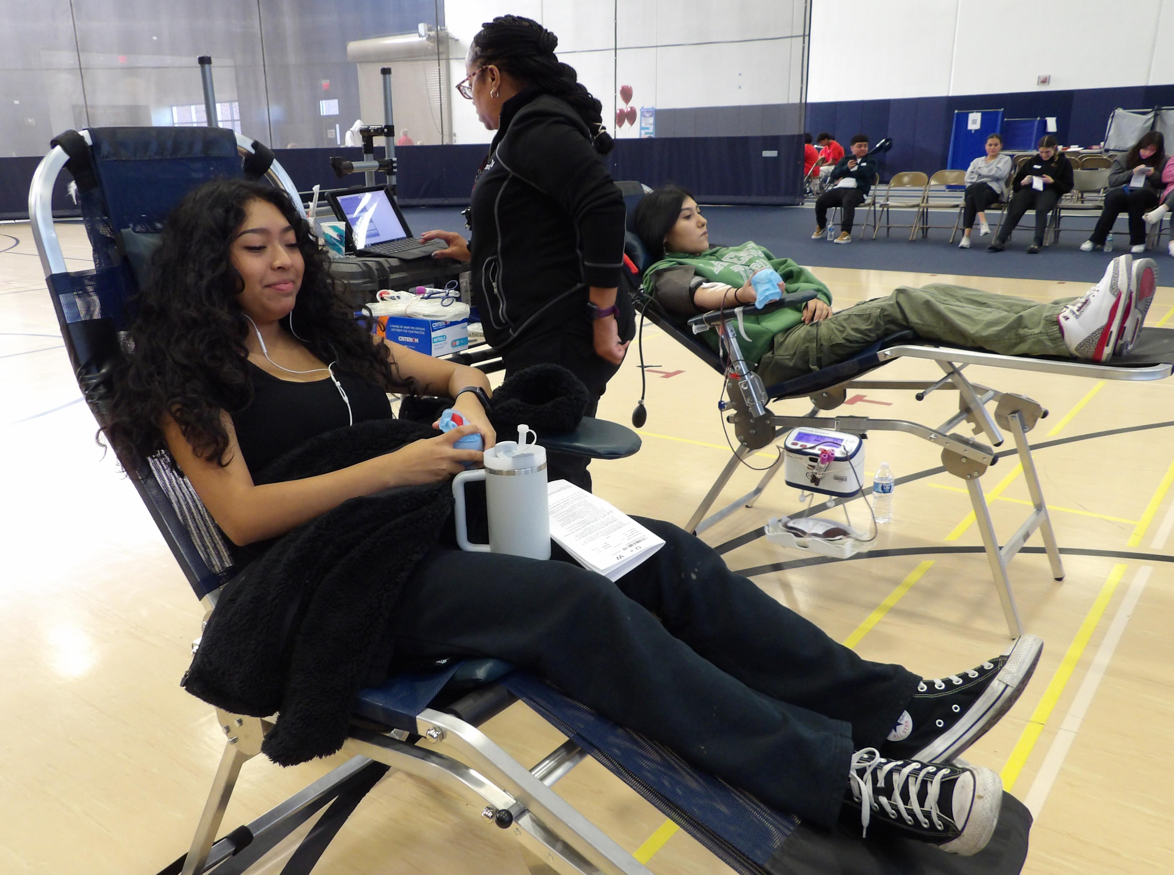 Addison Trail hosts blood drive for Vitalant
