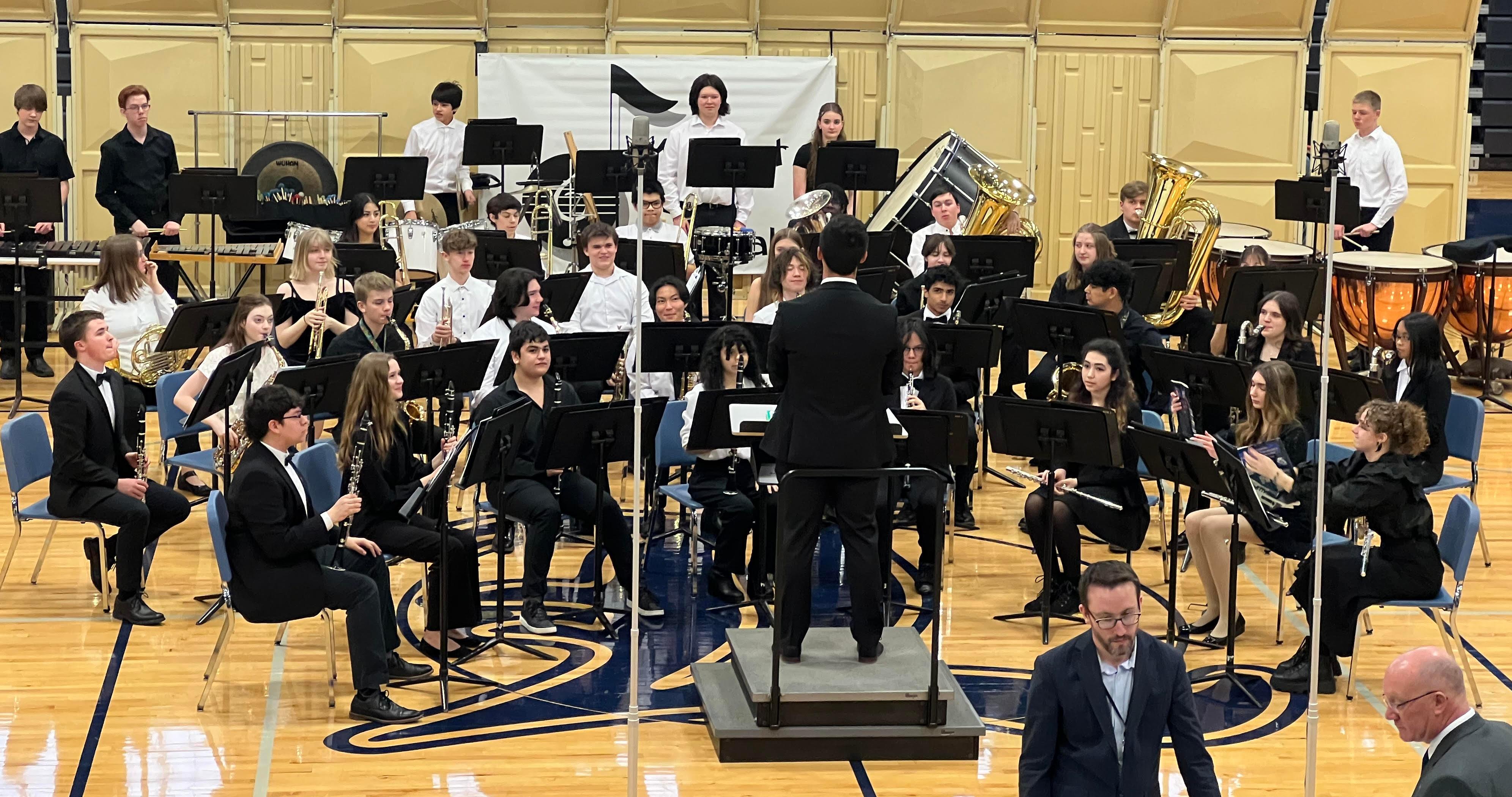 Willowbrook music students earn 1st-place ratings at Midwest Band Festival