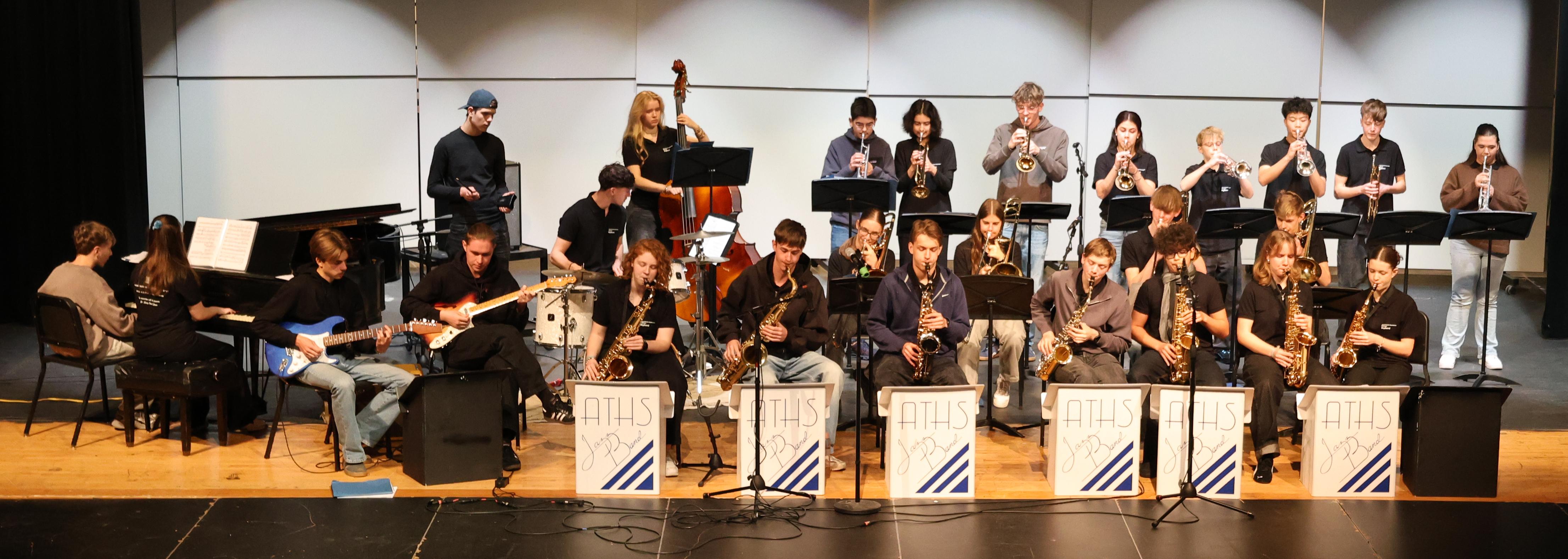 Addison Trail students experience concert by jazz ensemble from Germany