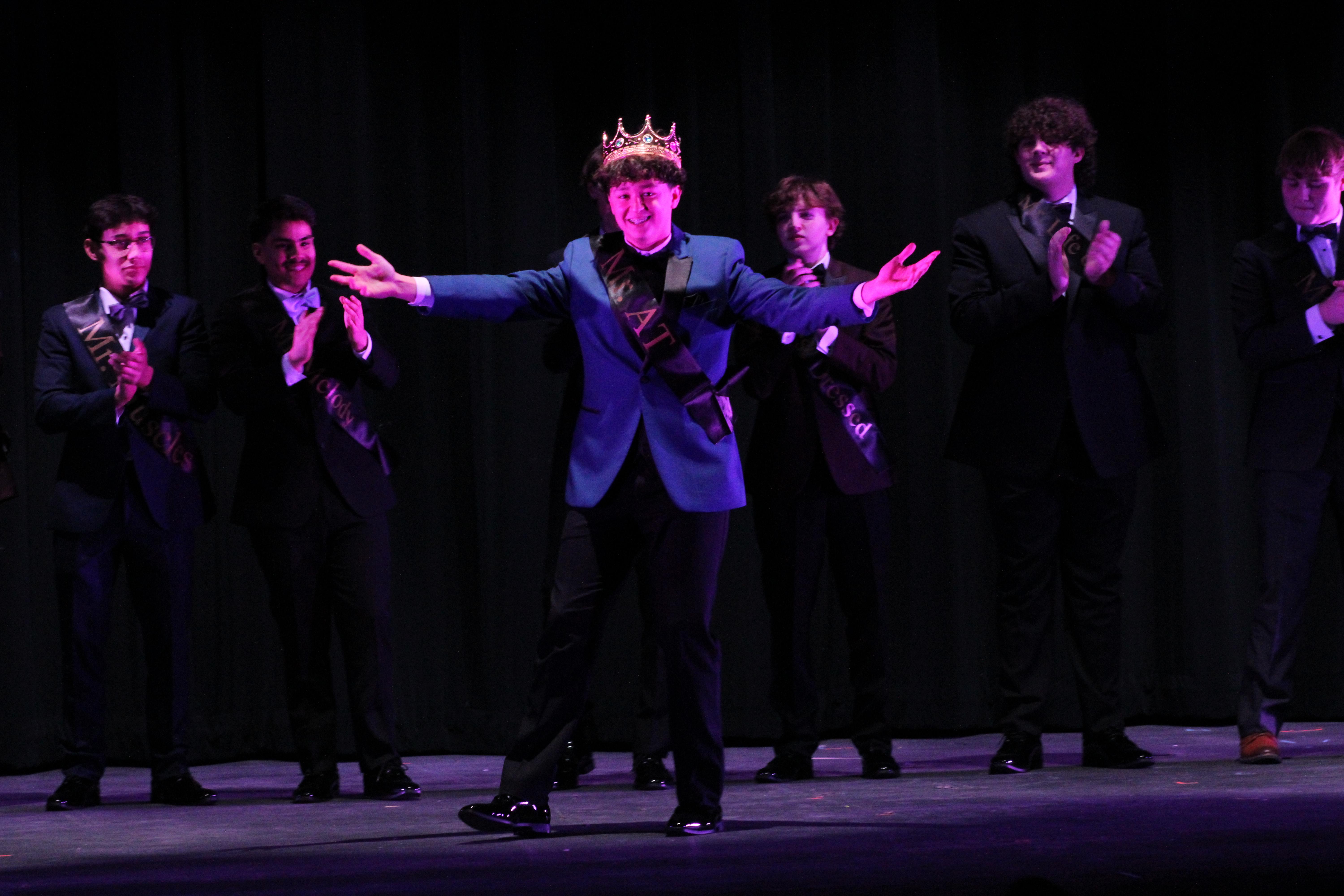 Addison Trail hosts 'AT's Heartthrob'